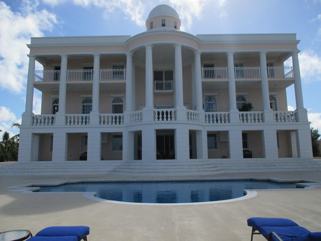 Ocean West Boutique Hotel Nassau Exterior photo