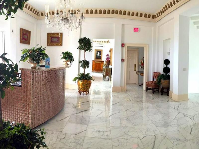 Ocean West Boutique Hotel Nassau Exterior photo