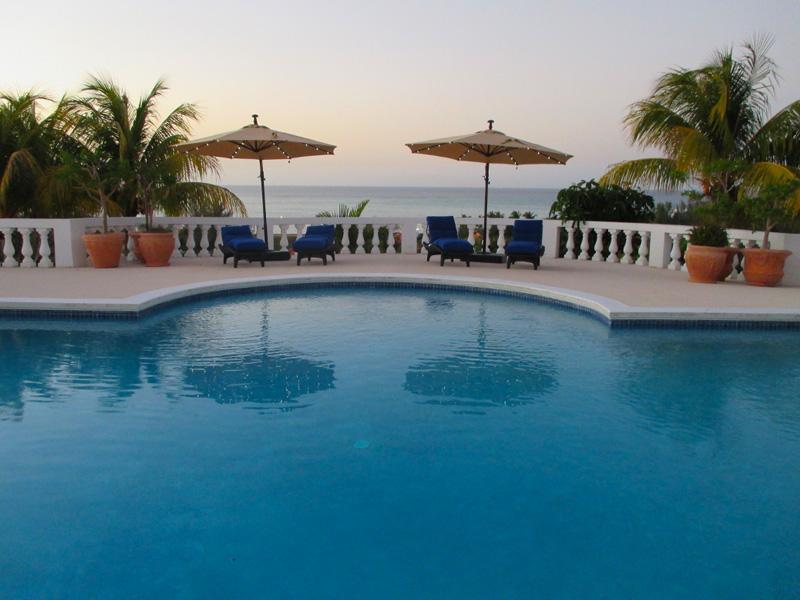 Ocean West Boutique Hotel Nassau Exterior photo