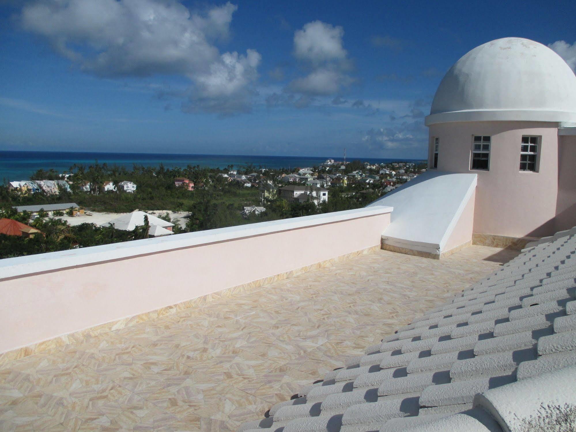 Ocean West Boutique Hotel Nassau Exterior photo