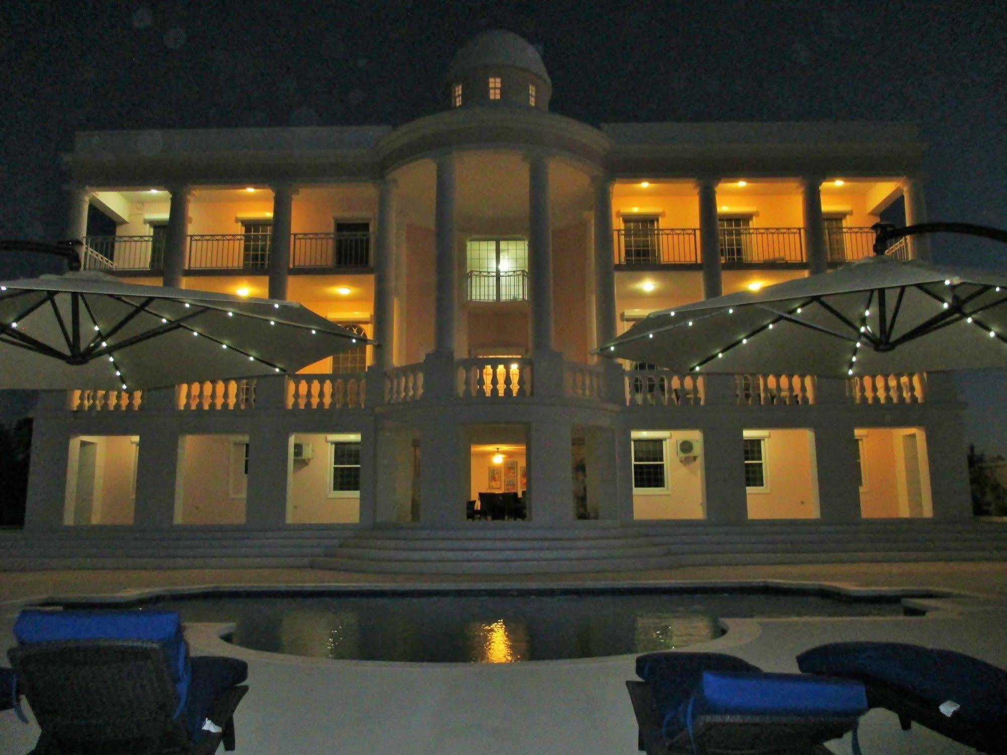 Ocean West Boutique Hotel Nassau Exterior photo